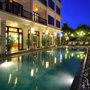 Sunshine Hotel